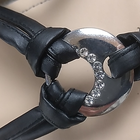 Ecsa Women's Flip Flops Size 6 Tan & Black with Rhinestones at the toes. Cute - Picture 9 of 10